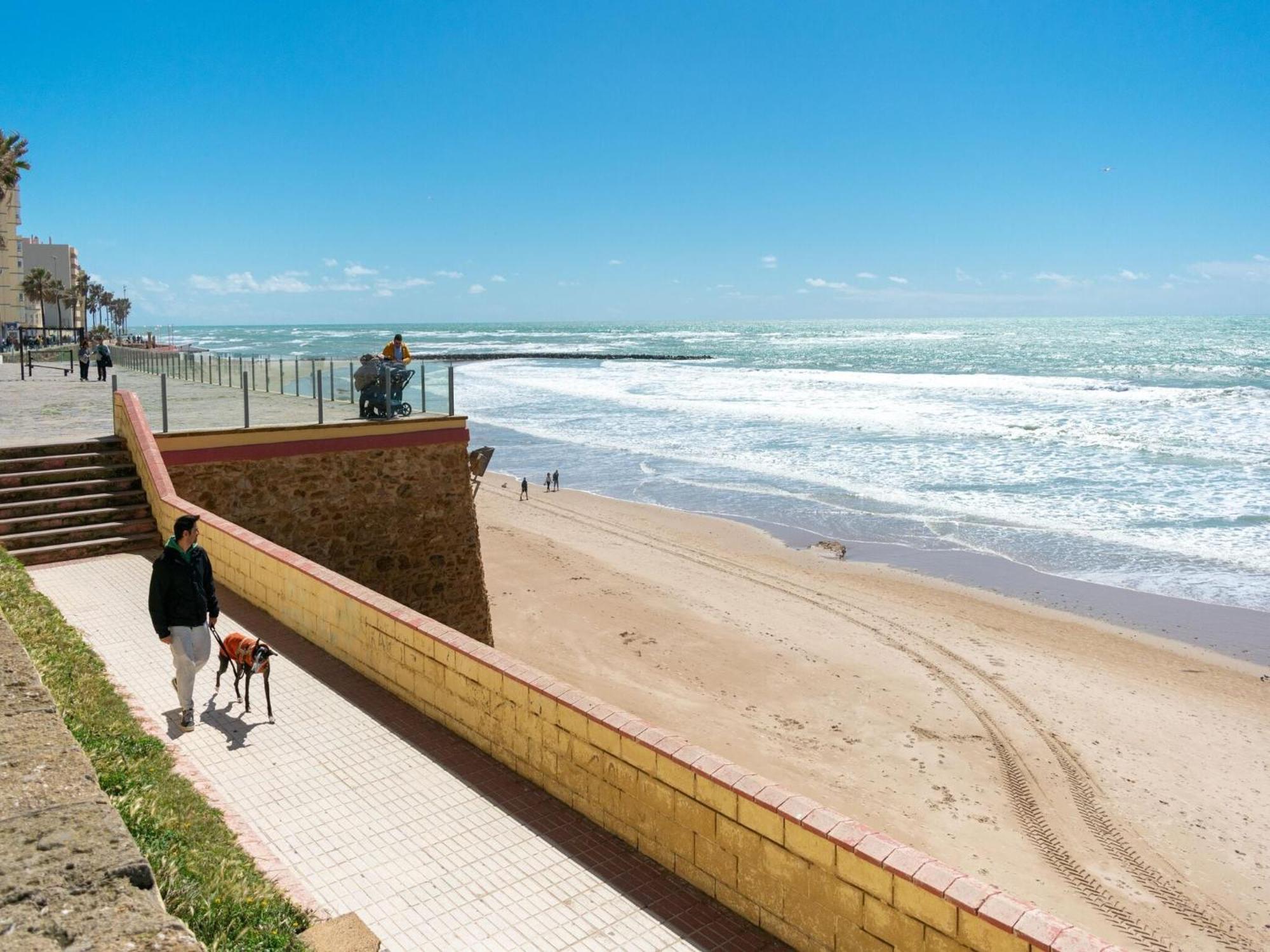 Cosy Holiday Home With Sea-View 加的斯 外观 照片